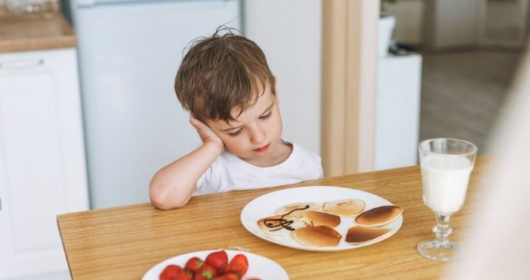Czy to normalne, że moje dziecko prawie nic nie je?
