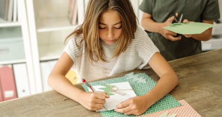 Jak oderwać dziecko od ekranu bez zakazów i konfliktów?