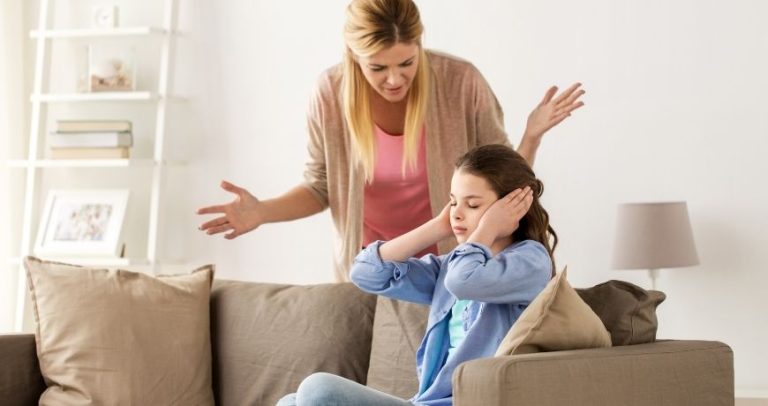 Kiedy głos staje się bronią: skutki krzyków dla dzieci