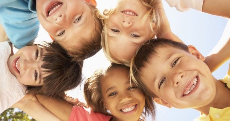 Jak nauczyć dziecko wybierać przyjaciół?