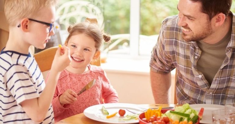 Jak pomóc dziecku zaakceptować nową potrawę?