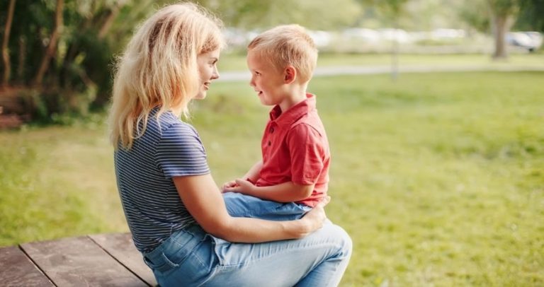 „Porozmawiamy o tym w domu” – zdanie, które chroni dziecko