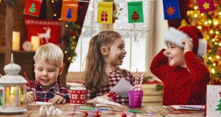 Świąteczne zabawy, które rozwijają myślenie i wyobraźnię